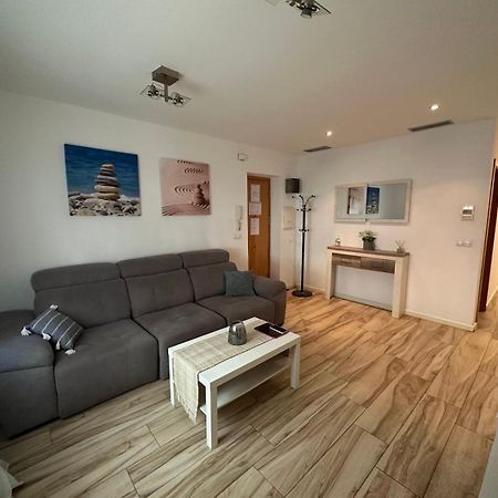 Carolinas Suit Apartment Alicante Bagian luar foto